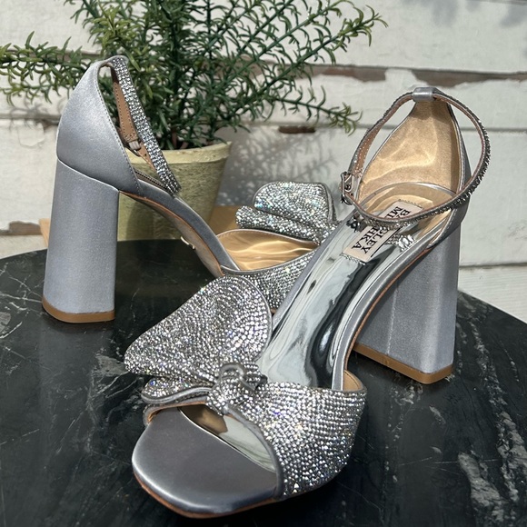 BADGLEY MISCHKA Poppy Rhinestone Bejeweled Block Heel Silver 7.5 - Picture 9 of 13